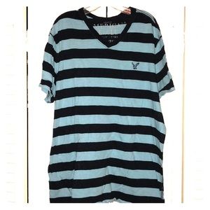 American Eagle V Neck Athletic Fit T. Size XL